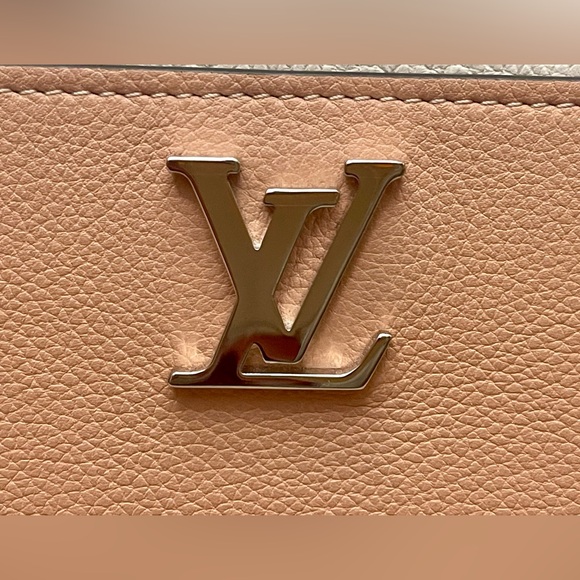 LOUIS VUITTON Zippy Lock Me Leather Wallet - Picture 5 of 14